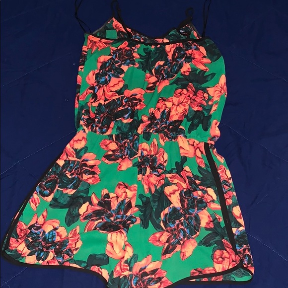 Vince camuto romper - Picture 2 of 4